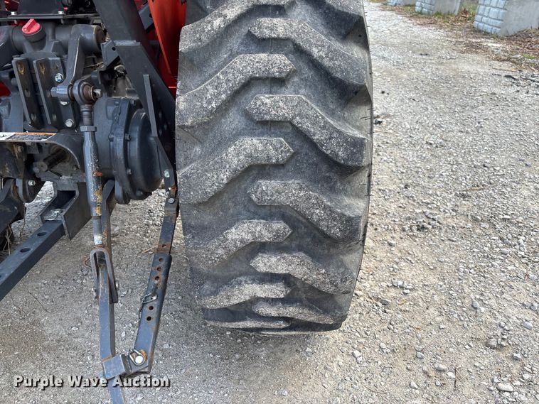 image for item FB3341 Kubota L3901D MFWD tractor