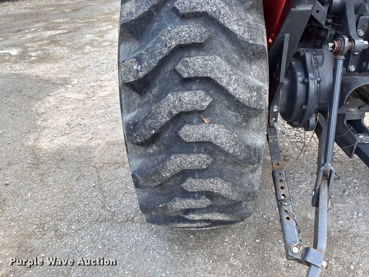 image for item FB3341 Kubota L3901D MFWD tractor