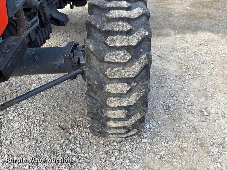 image for item FB3341 Kubota L3901D MFWD tractor