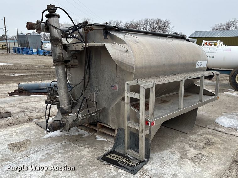 image for item FB3601 2015 CEI Equipment Company A 25MXL Feed delivery bed