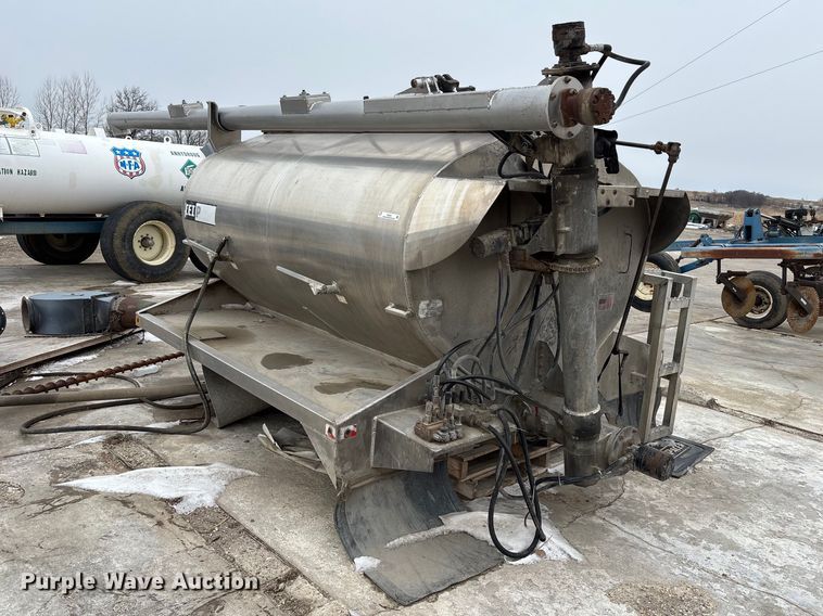 image for item FB3601 2015 CEI Equipment Company A 25MXL Feed delivery bed