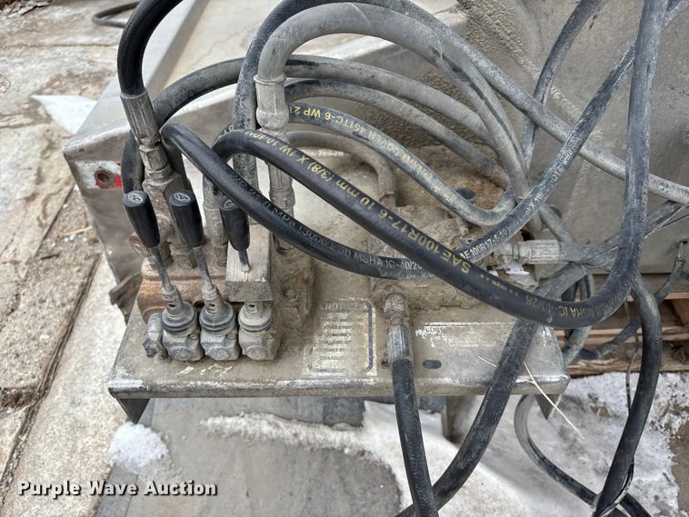 image for item FB3601 2015 CEI Equipment Company A 25MXL Feed delivery bed