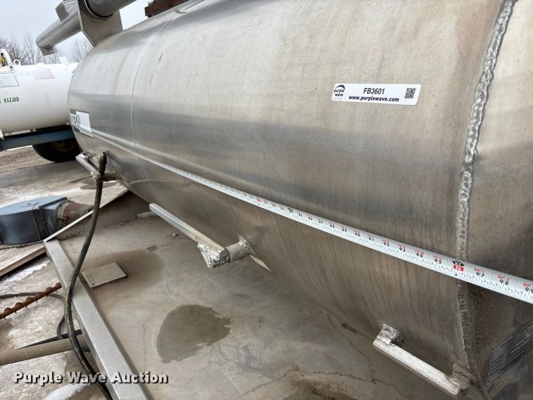 image for item FB3601 2015 CEI Equipment Company A 25MXL Feed delivery bed