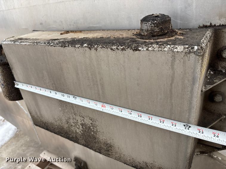 image for item FB3601 2015 CEI Equipment Company A 25MXL Feed delivery bed