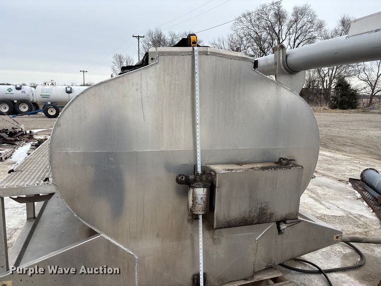 image for item FB3601 2015 CEI Equipment Company A 25MXL Feed delivery bed