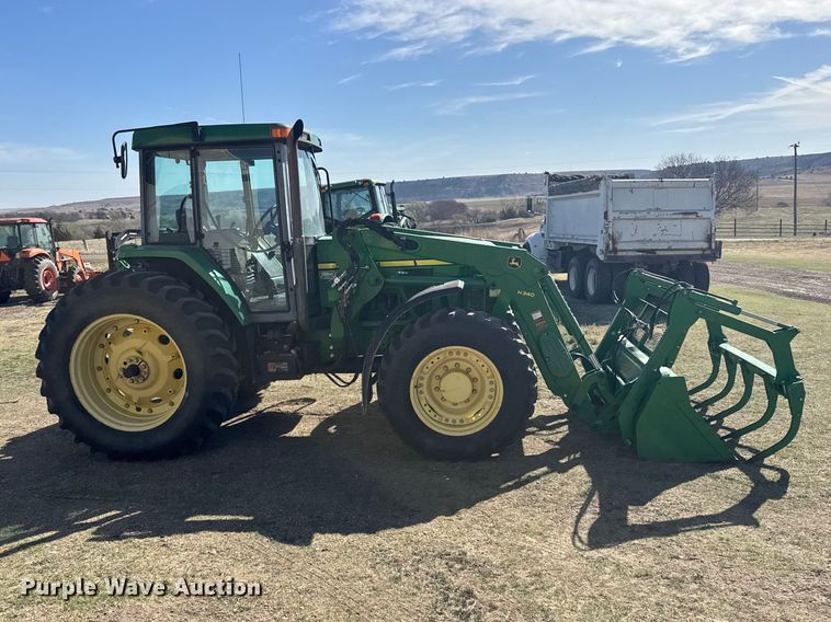 image for item FB7080 2000 John Deere 7210 MFWD tractor