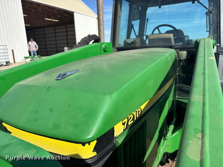 image for item FB7080 2000 John Deere 7210 MFWD tractor