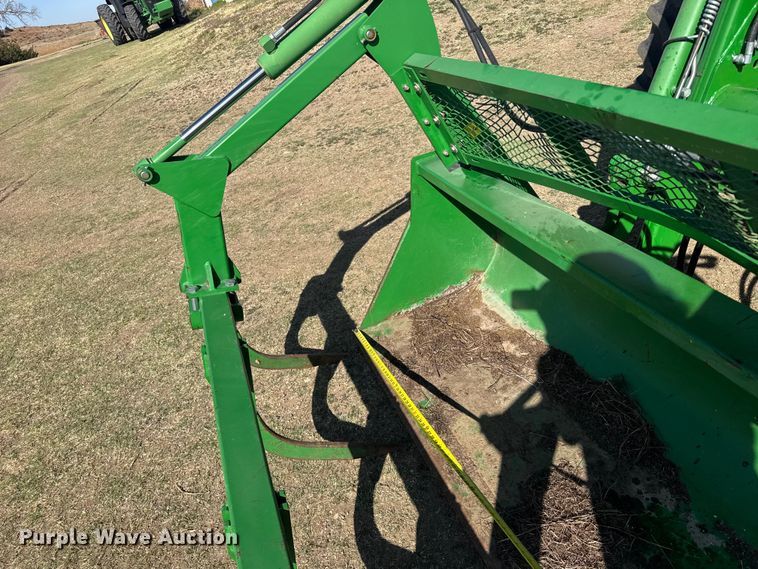 image for item FB7080 2000 John Deere 7210 MFWD tractor