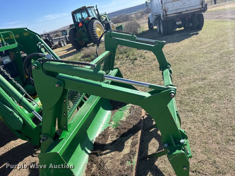 image for item FB7080 2000 John Deere 7210 MFWD tractor