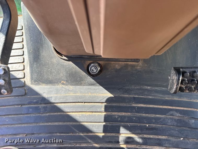 image for item FB7080 2000 John Deere 7210 MFWD tractor