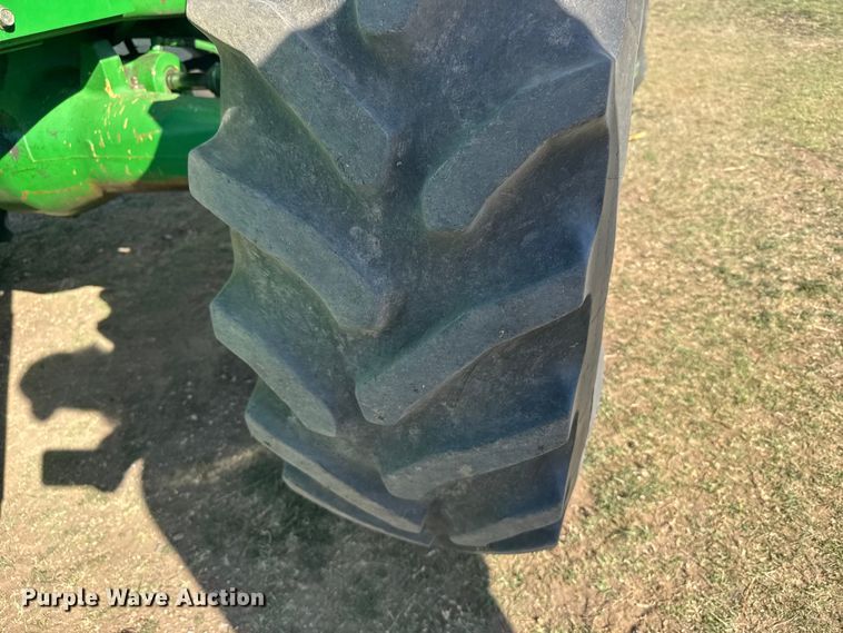 image for item FB7080 2000 John Deere 7210 MFWD tractor