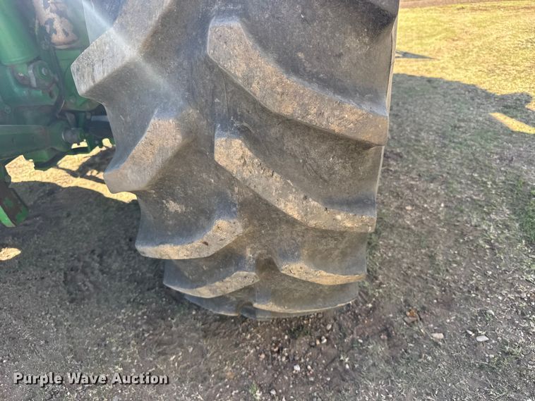 image for item FB7080 2000 John Deere 7210 MFWD tractor