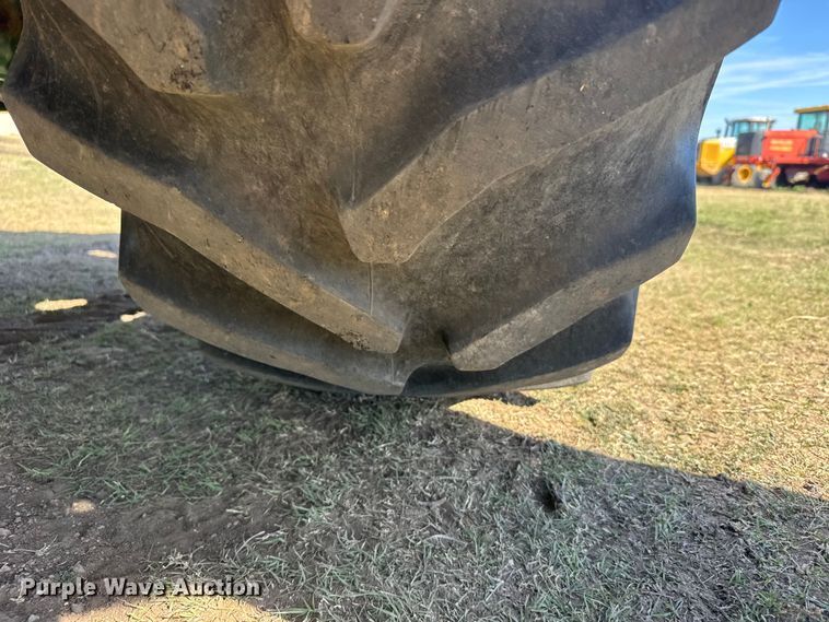 image for item FB7080 2000 John Deere 7210 MFWD tractor