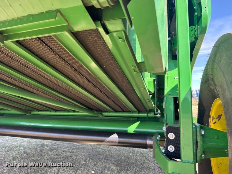 image for item FB7081 2022 John Deere 560M round baler