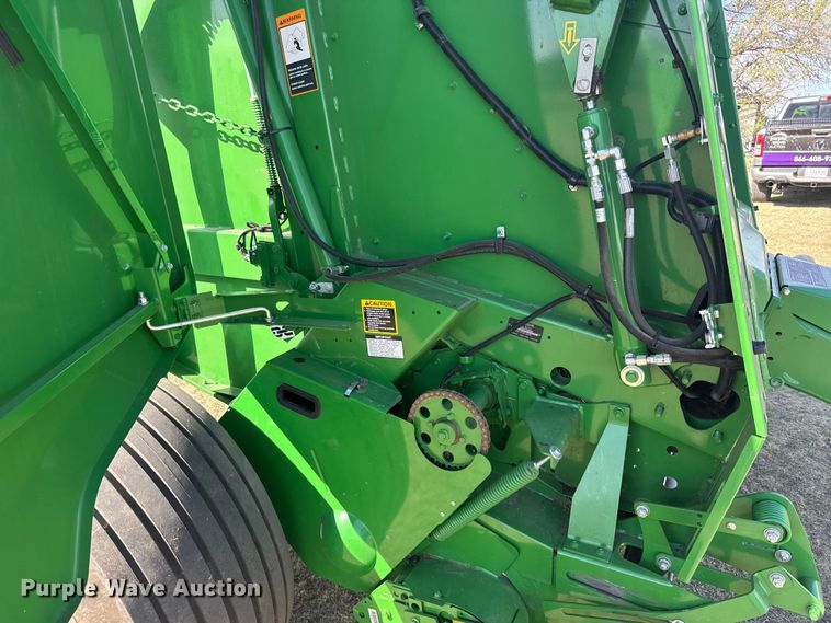 image for item FB7081 2022 John Deere 560M round baler