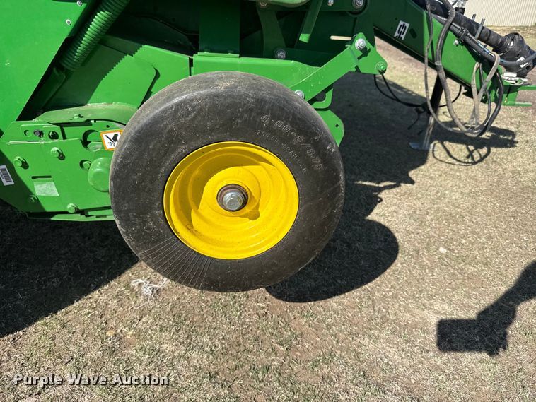 image for item FB7081 2022 John Deere 560M round baler