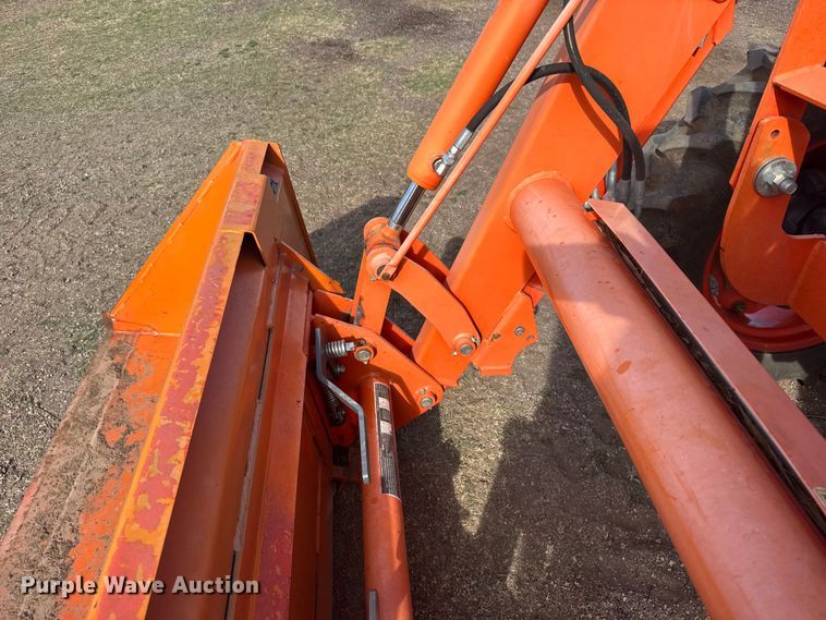 image for item FB7082 Kubota M5140 MFWD tractor