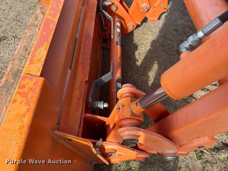 image for item FB7082 Kubota M5140 MFWD tractor