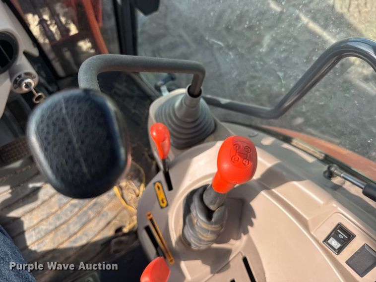 image for item FB7082 Kubota M5140 MFWD tractor