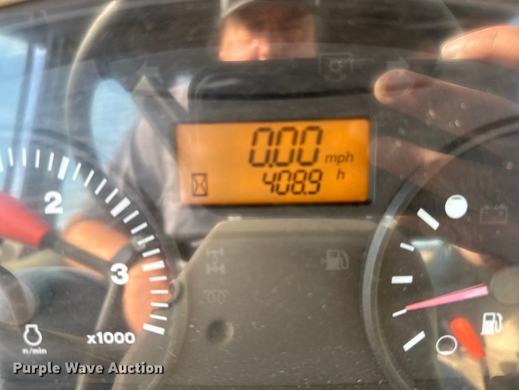 image for item FB7082 Kubota M5140 MFWD tractor