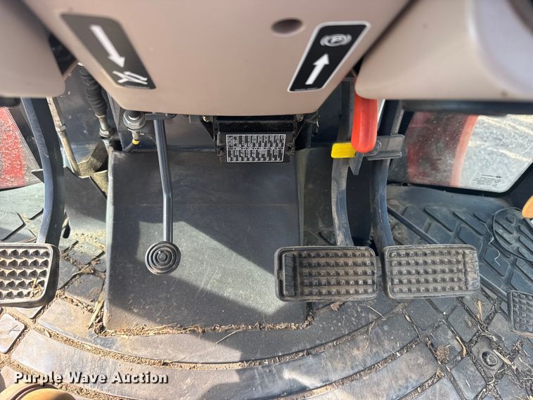 image for item FB7082 Kubota M5140 MFWD tractor