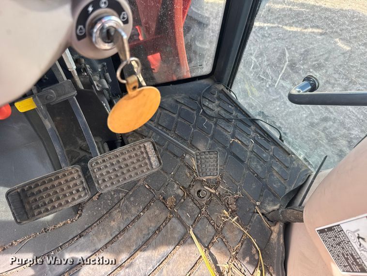 image for item FB7082 Kubota M5140 MFWD tractor