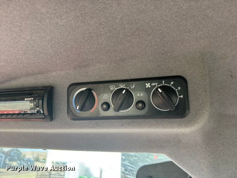 image for item FB7082 Kubota M5140 MFWD tractor