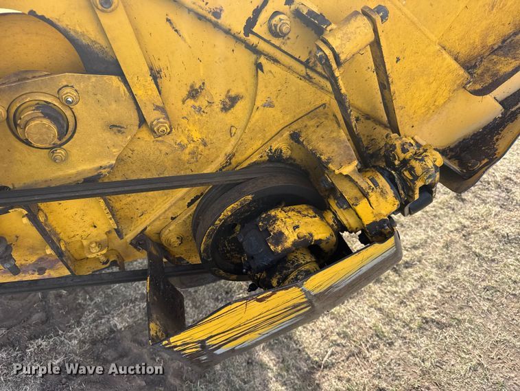 image for item FB7087 2003 New Holland HW320 swather / windrower