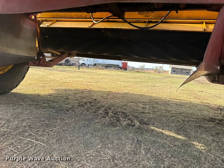 image for item FB7087 2003 New Holland HW320 swather / windrower