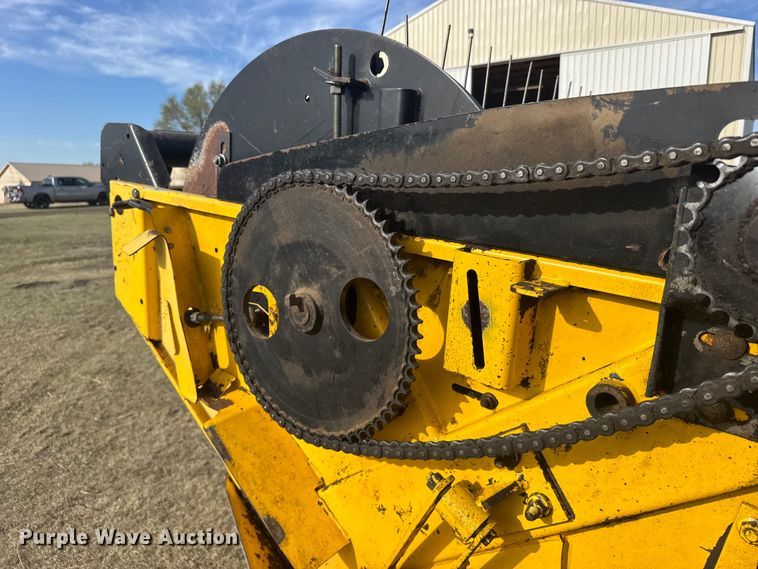 image for item FB7087 2003 New Holland HW320 swather / windrower