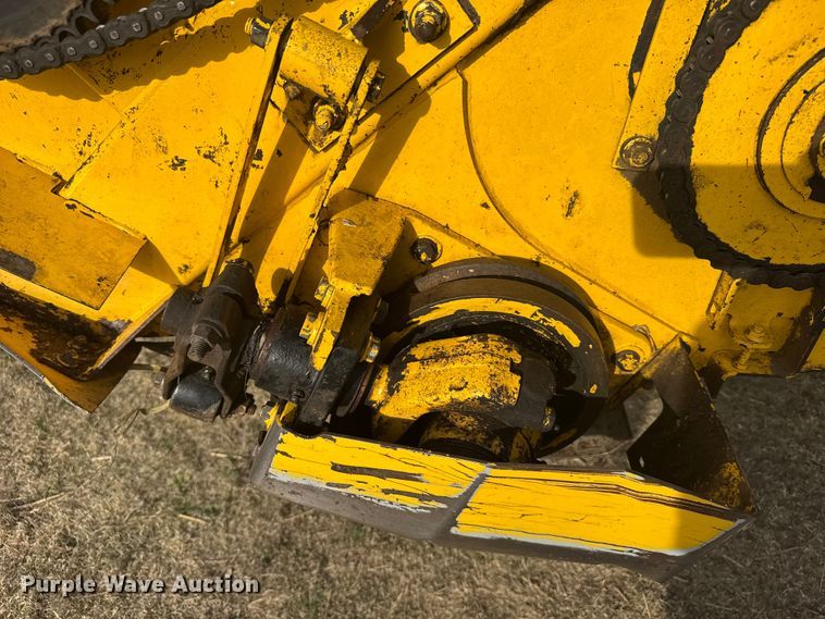 image for item FB7087 2003 New Holland HW320 swather / windrower