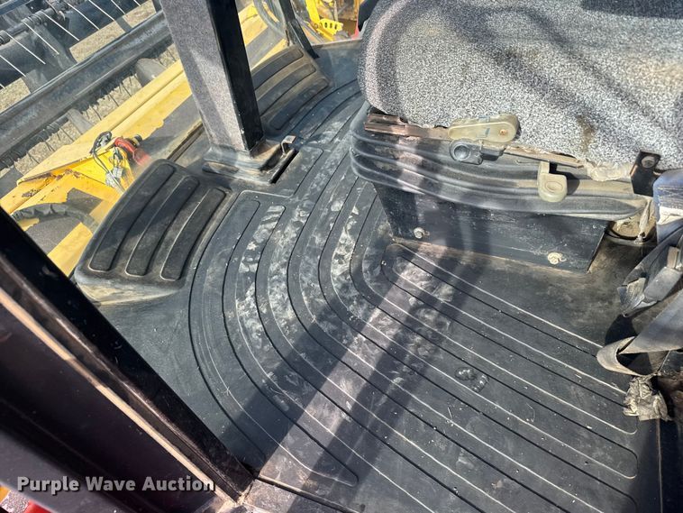 image for item FB7087 2003 New Holland HW320 swather / windrower