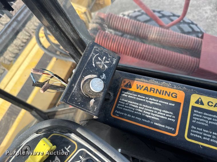 image for item FB7087 2003 New Holland HW320 swather / windrower