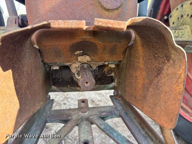 image for item FB7091 Oliver Row crop 88 tractor