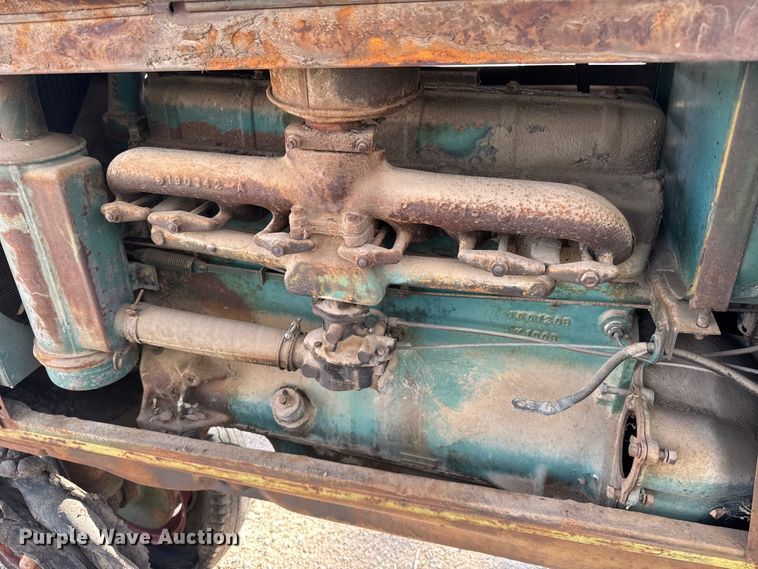 image for item FB7091 Oliver Row crop 88 tractor