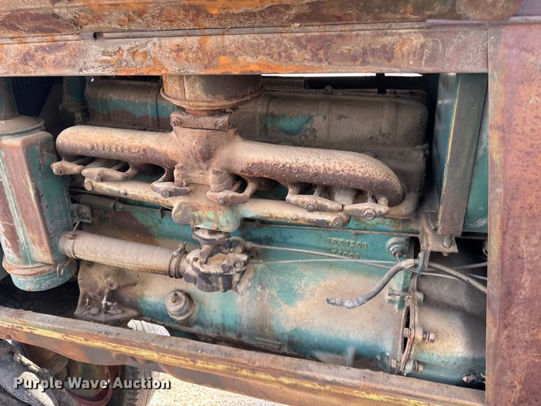 image for item FB7091 Oliver Row crop 88 tractor