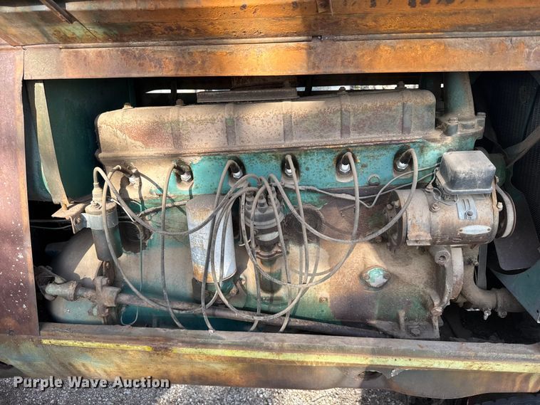 image for item FB7091 Oliver Row crop 88 tractor