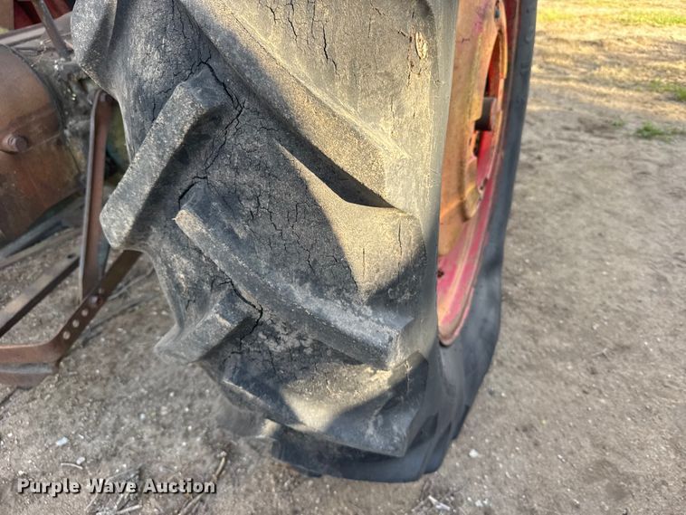 image for item FB7091 Oliver Row crop 88 tractor