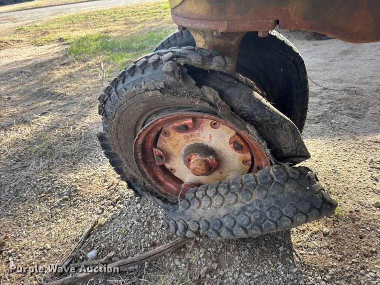 image for item FB7091 Oliver Row crop 88 tractor