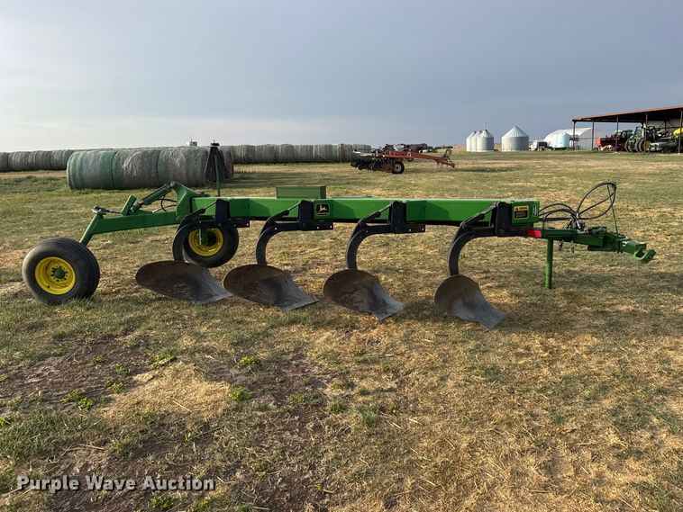 image for item FB7113 John Deere 2810 four bottom plow