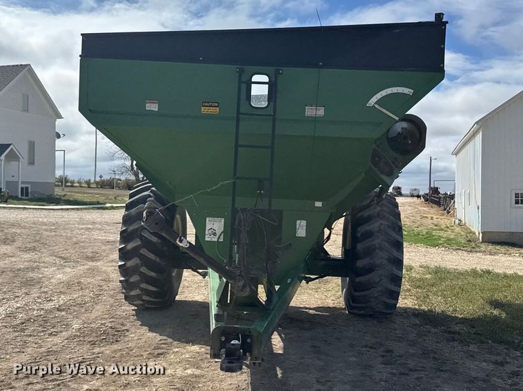 image for item FB7123 Brent 674 grain cart