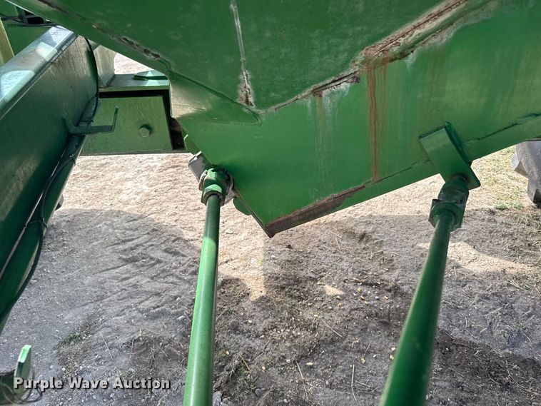 image for item FB7123 Brent 674 grain cart