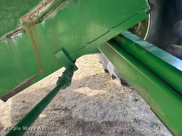 image for item FB7123 Brent 674 grain cart