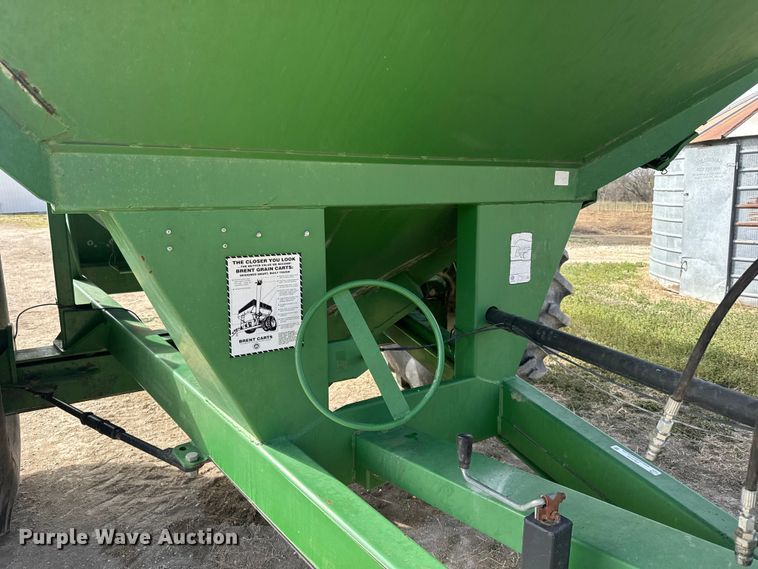 image for item FB7123 Brent 674 grain cart