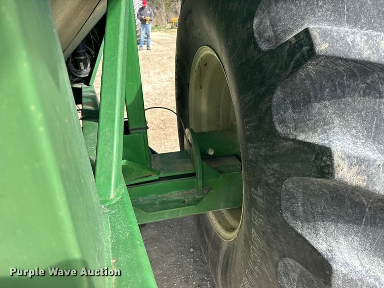 image for item FB7123 Brent 674 grain cart