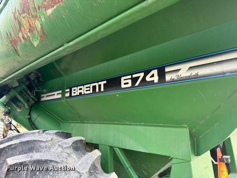image for item FB7123 Brent 674 grain cart