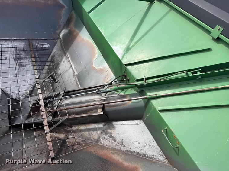 image for item FB7123 Brent 674 grain cart