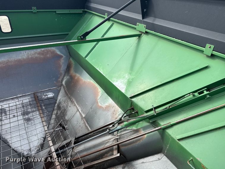 image for item FB7123 Brent 674 grain cart