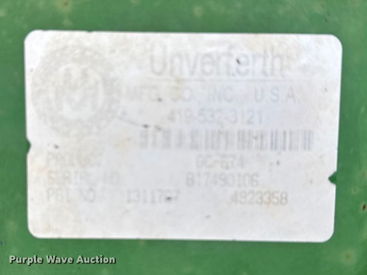 image for item FB7123 Brent 674 grain cart