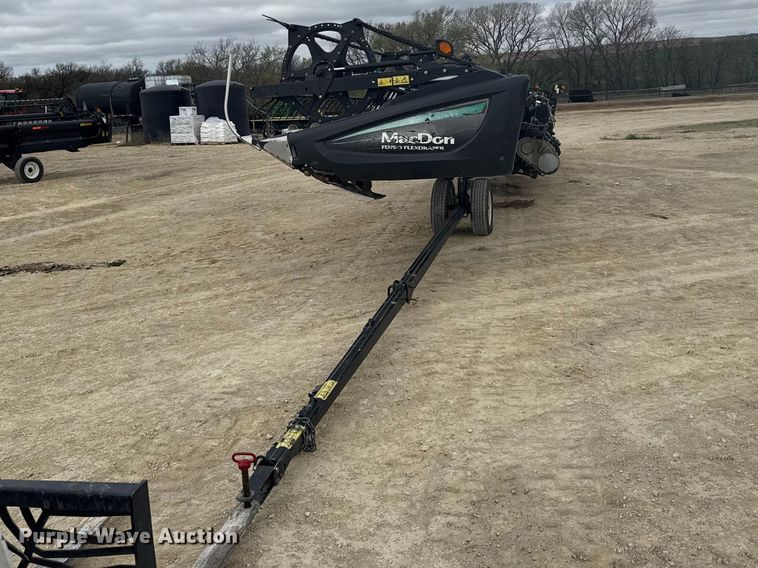 image for item FB7124 MacDon FD75-D Flexdraper flex draper head